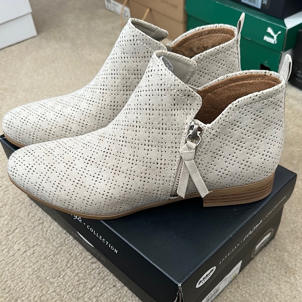 Dr. Scholls Women's Perforated Ankle Boots - Cream